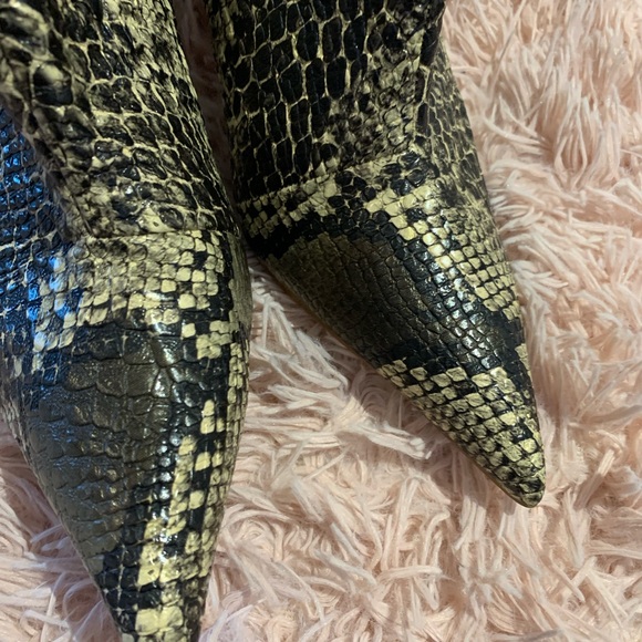 Worn indoor once.  Love but injured my ankle.   Sexy thigh high boots - Picture 5 of 7